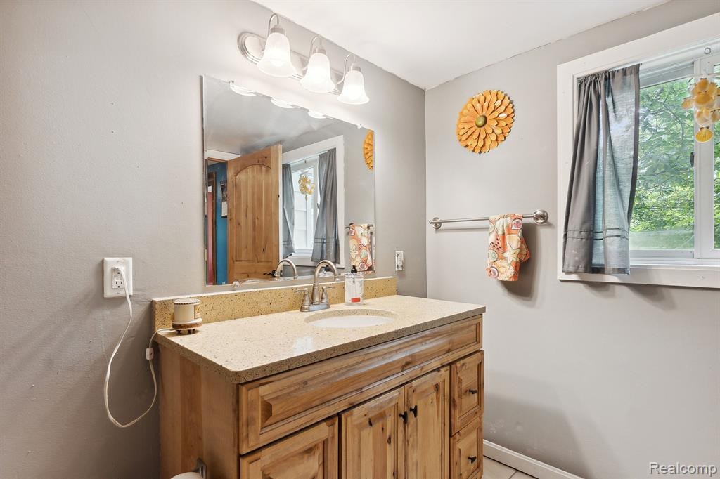 15041 SHARON Road, Chesaning, MI 48616 — Photo 16
