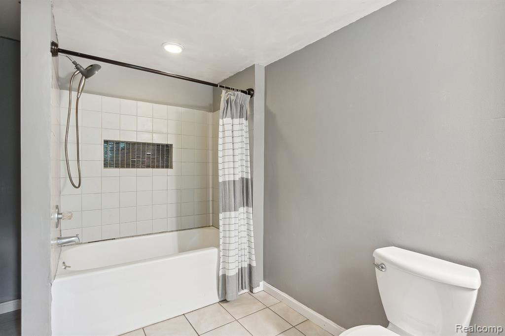 15041 SHARON Road, Chesaning, MI 48616 — Photo 17