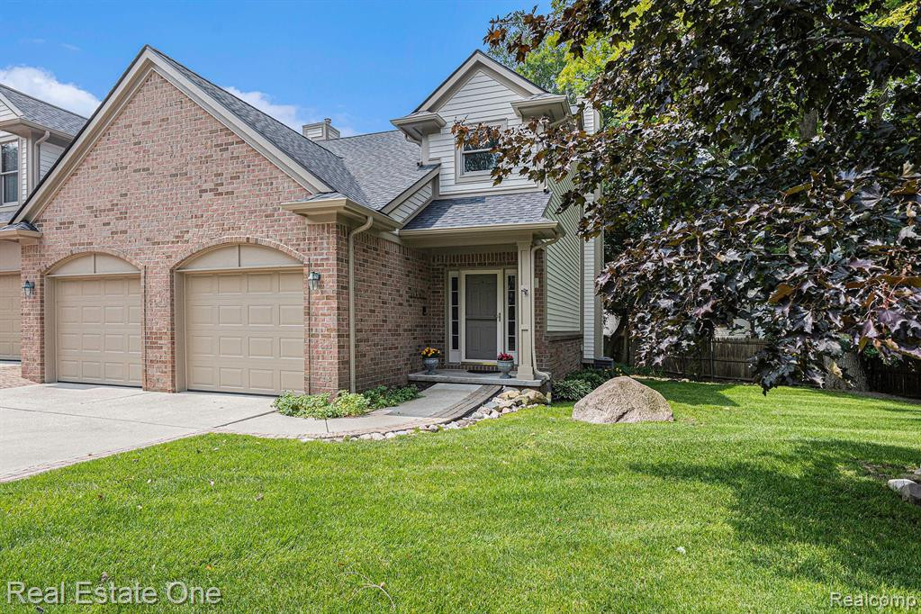 20 BURDICK WOODS, Oxford, MI 48371 — front exterior