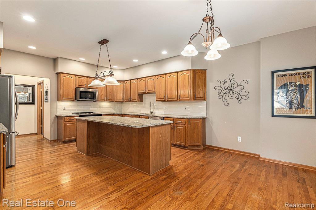 20 BURDICK WOODS, Oxford, MI 48371 — Photo 7