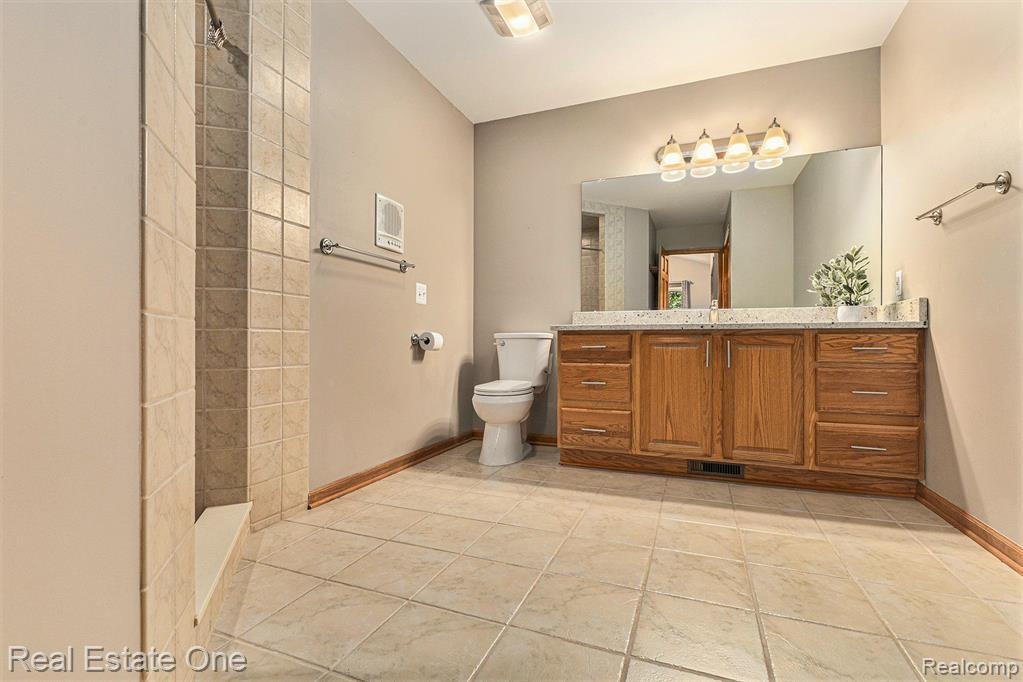 20 BURDICK WOODS, Oxford, MI 48371 — Photo 12