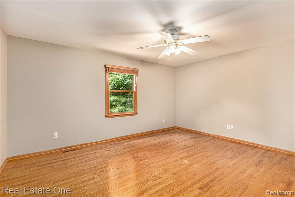20 BURDICK WOODS, Oxford, MI 48371 — Photo 17