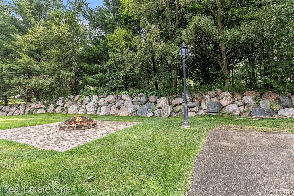 20 BURDICK WOODS, Oxford, MI 48371 — Photo 26