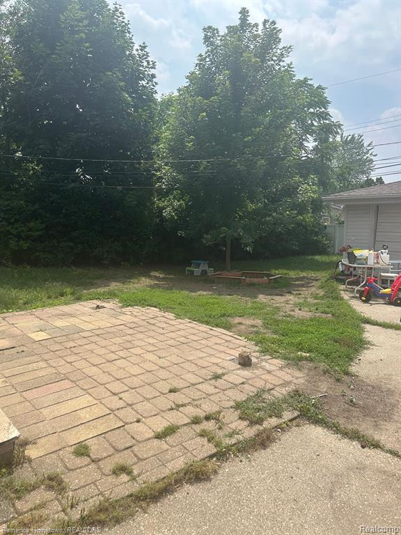 8473 FORREST Drive, Canton, MI 48187 — Photo 16