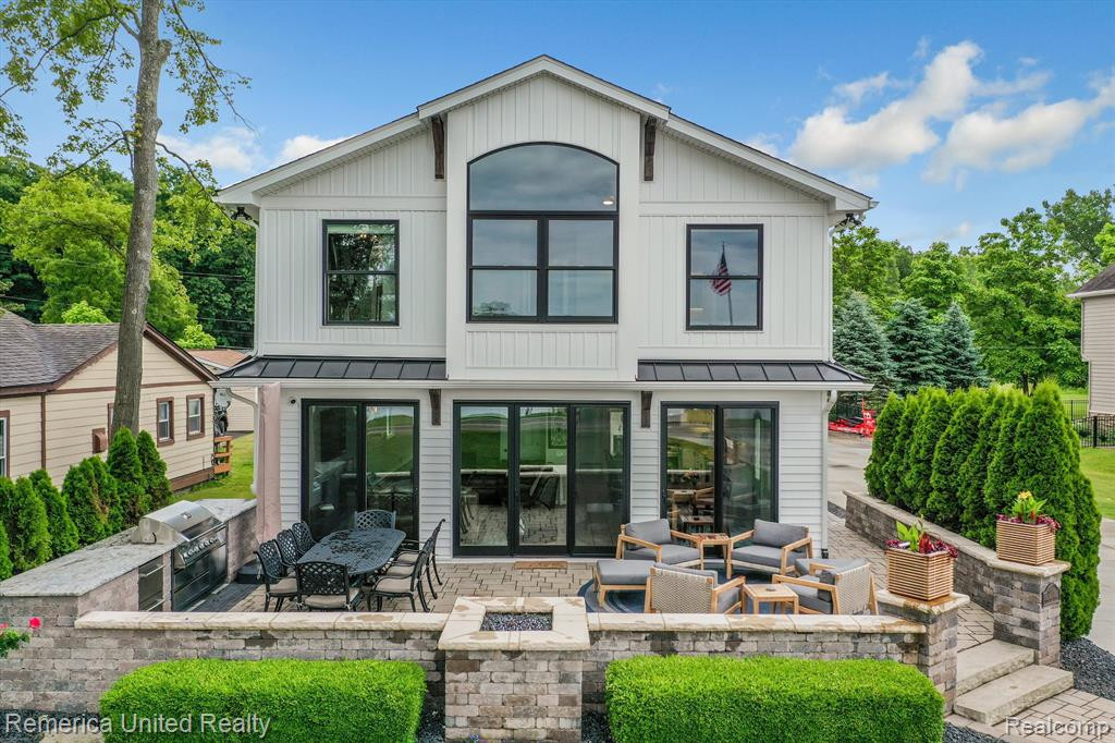 9235 SILVERSIDE, South Lyon, MI 48178 — front exterior