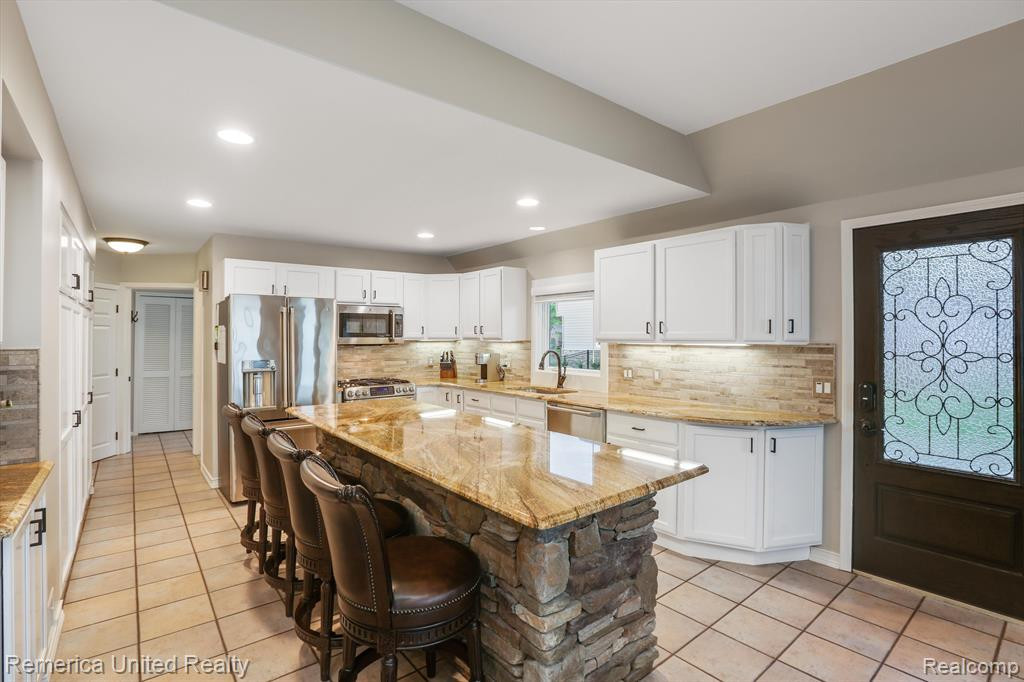 9235 SILVERSIDE, South Lyon, MI 48178 — Photo 13