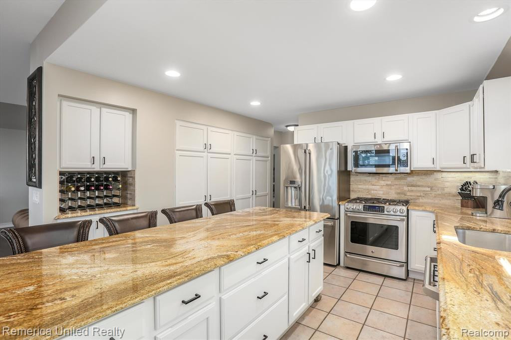 9235 SILVERSIDE, South Lyon, MI 48178 — Photo 15