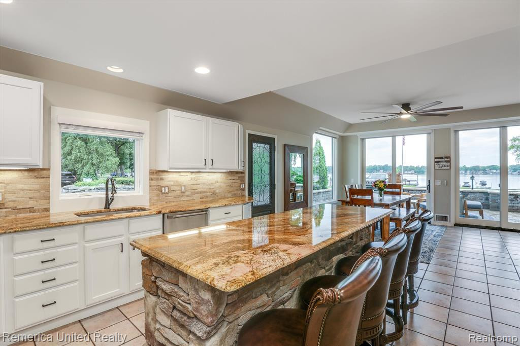 9235 SILVERSIDE, South Lyon, MI 48178 — Photo 17