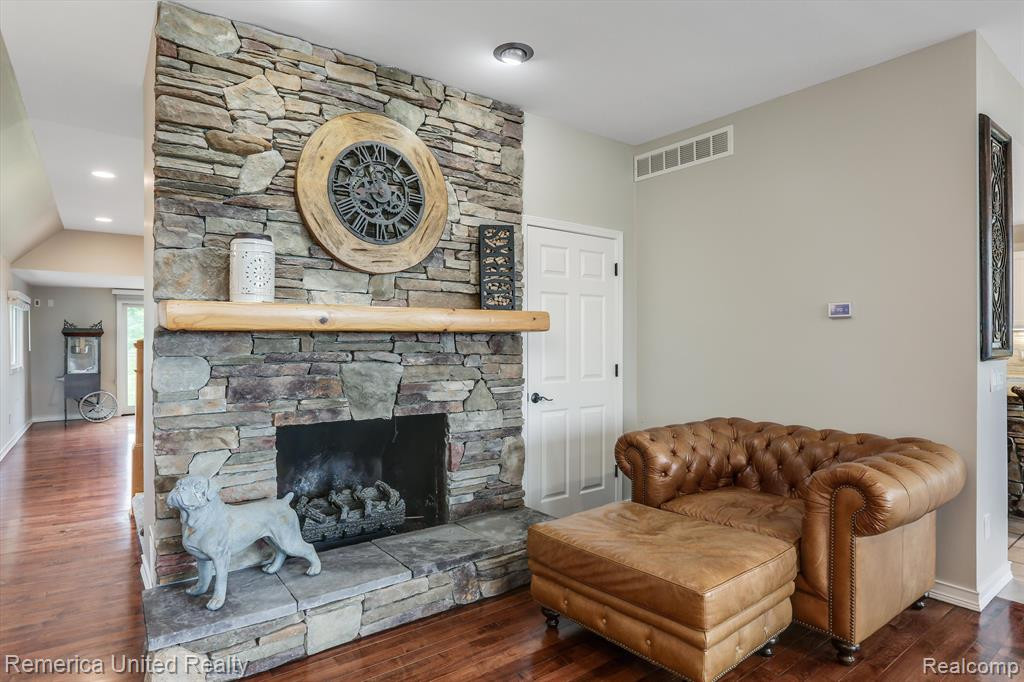 9235 SILVERSIDE, South Lyon, MI 48178 — Photo 22