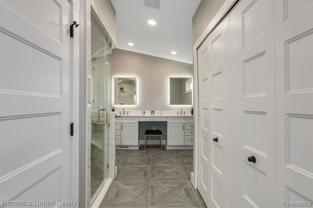 9235 SILVERSIDE, South Lyon, MI 48178 — Photo 37
