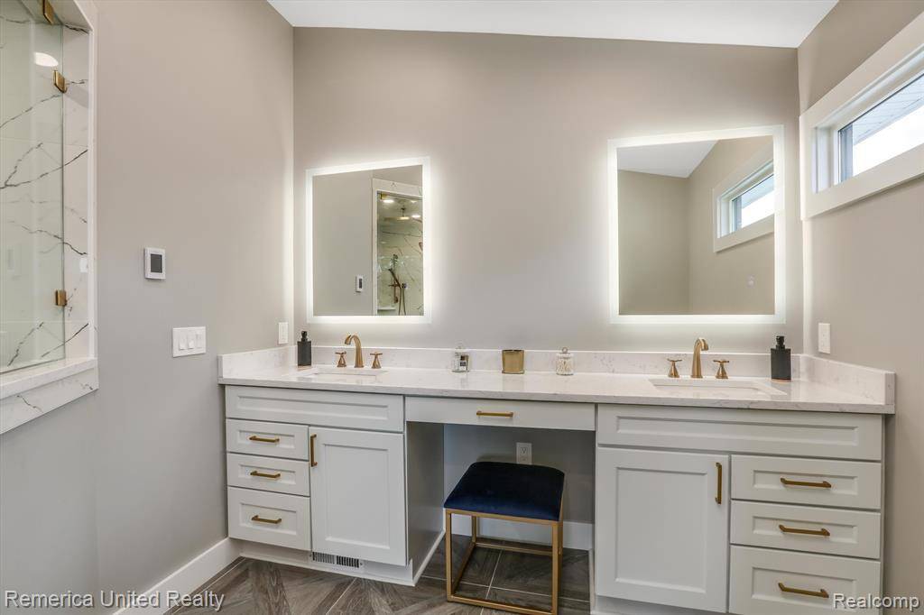 9235 SILVERSIDE, South Lyon, MI 48178 — Photo 39