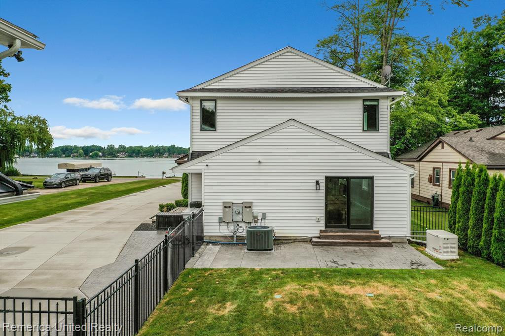 9235 SILVERSIDE, South Lyon, MI 48178 — Photo 44