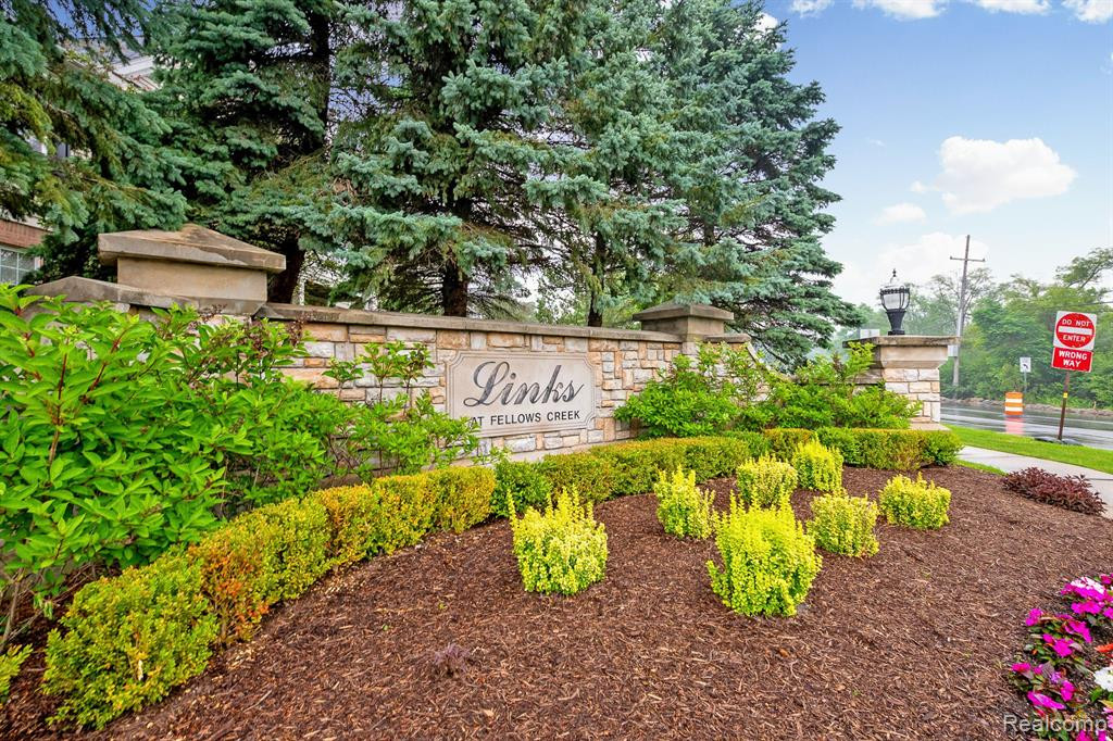 1998 CEDAR VALLEY Drive, Canton, MI 48188 — Photo 2