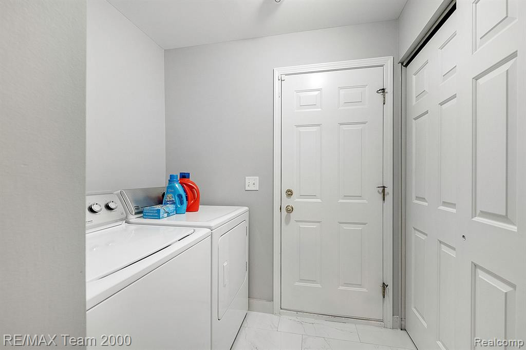 1998 CEDAR VALLEY Drive, Canton, MI 48188 — Photo 25