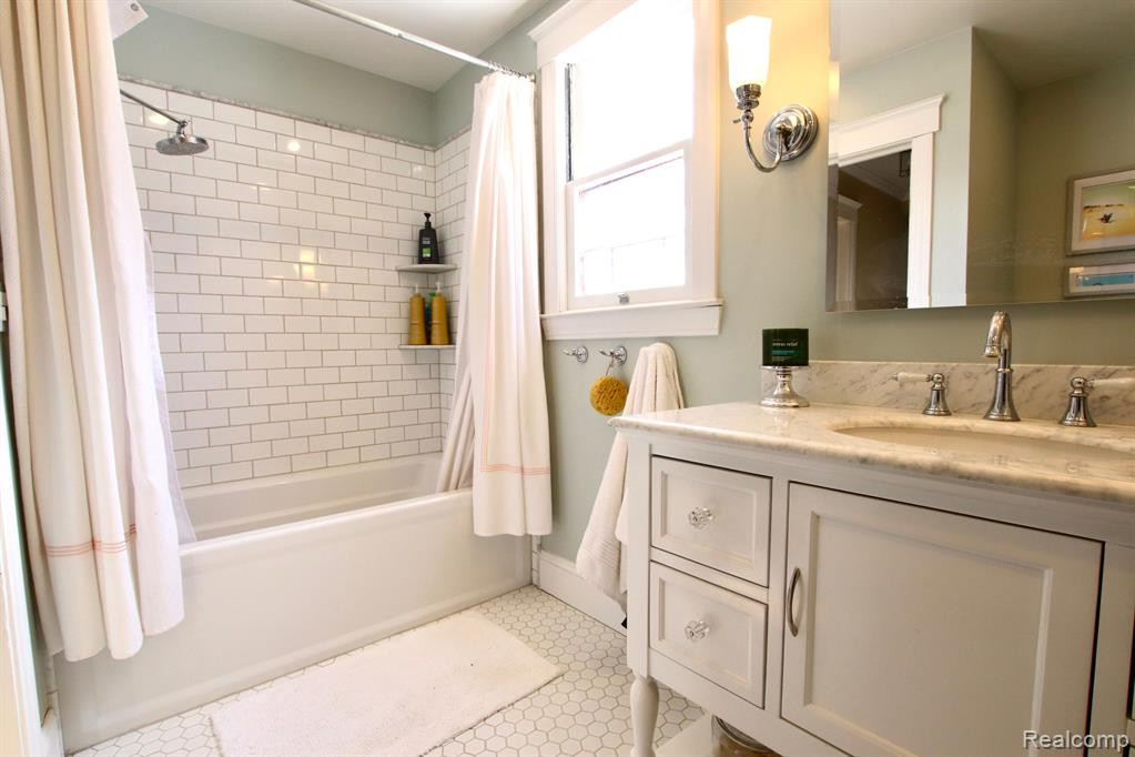 130 N MAIN Street, Clarkston, MI — Photo 35