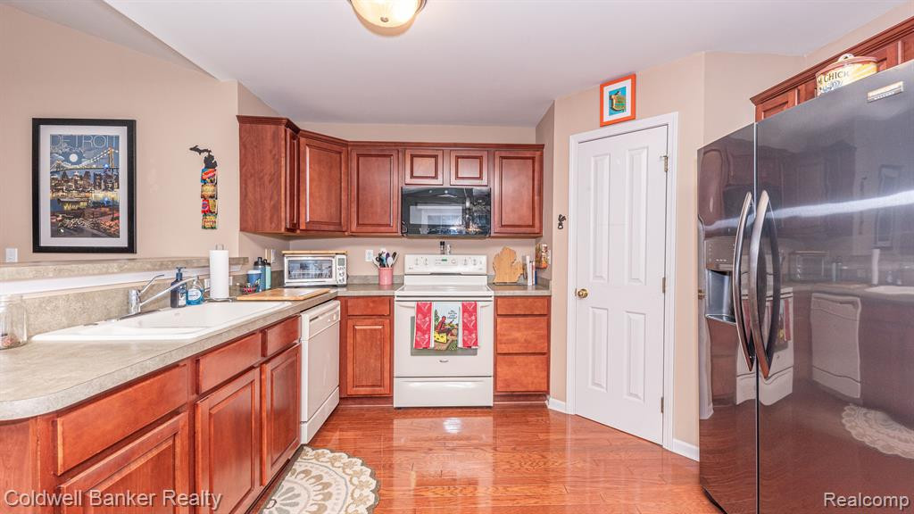 3944 ELIZABETH Avenue, Canton, MI 48188 — Photo 18