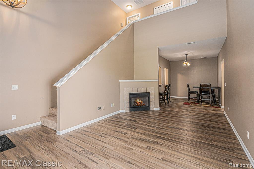 19107 ADDINGTON Drive, Commerce Twp, MI 48390 — Photo 3