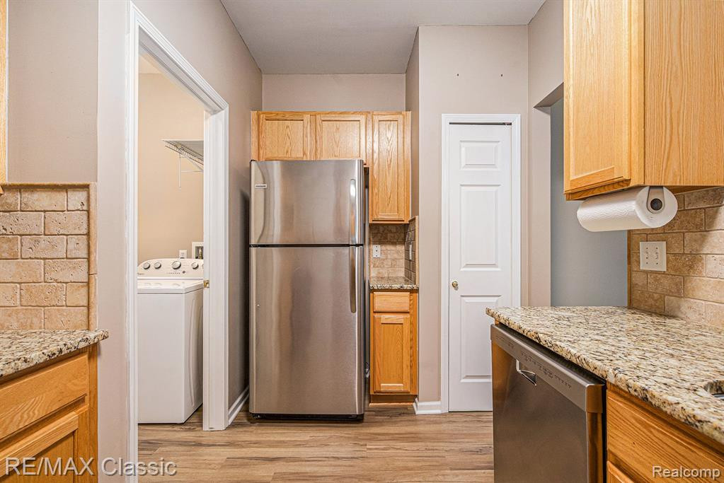 19107 ADDINGTON Drive, Commerce Twp, MI 48390 — Photo 10