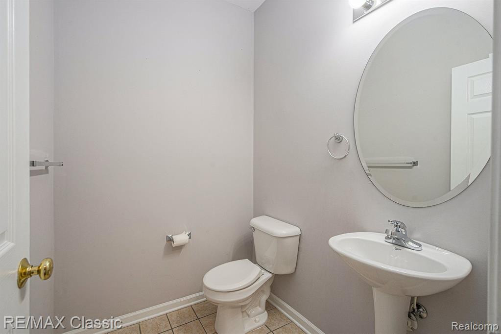 19107 ADDINGTON Drive, Commerce Twp, MI 48390 — Photo 12