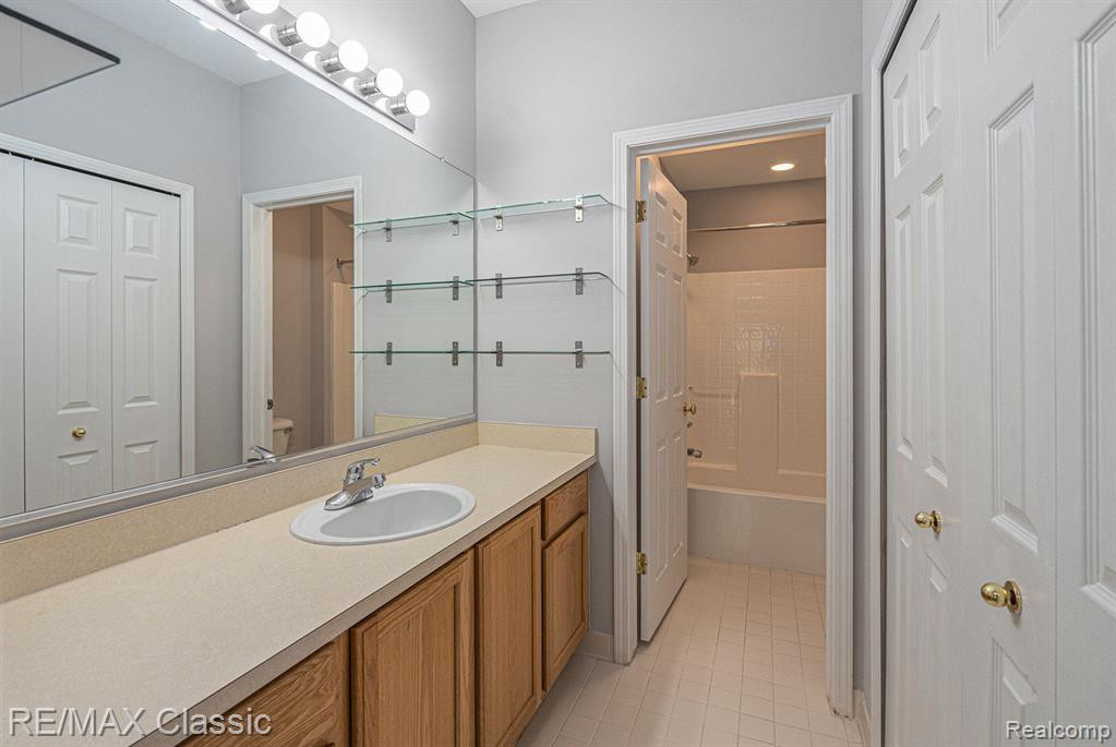 19107 ADDINGTON Drive, Commerce Twp, MI 48390 — Photo 14