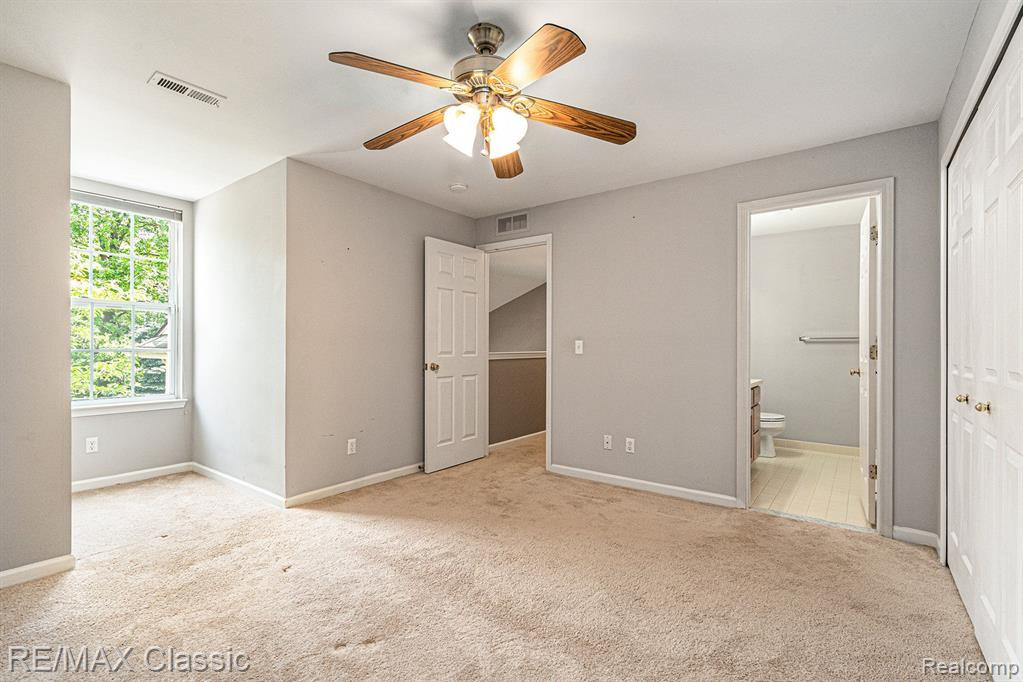 19107 ADDINGTON Drive, Commerce Twp, MI 48390 — Photo 18