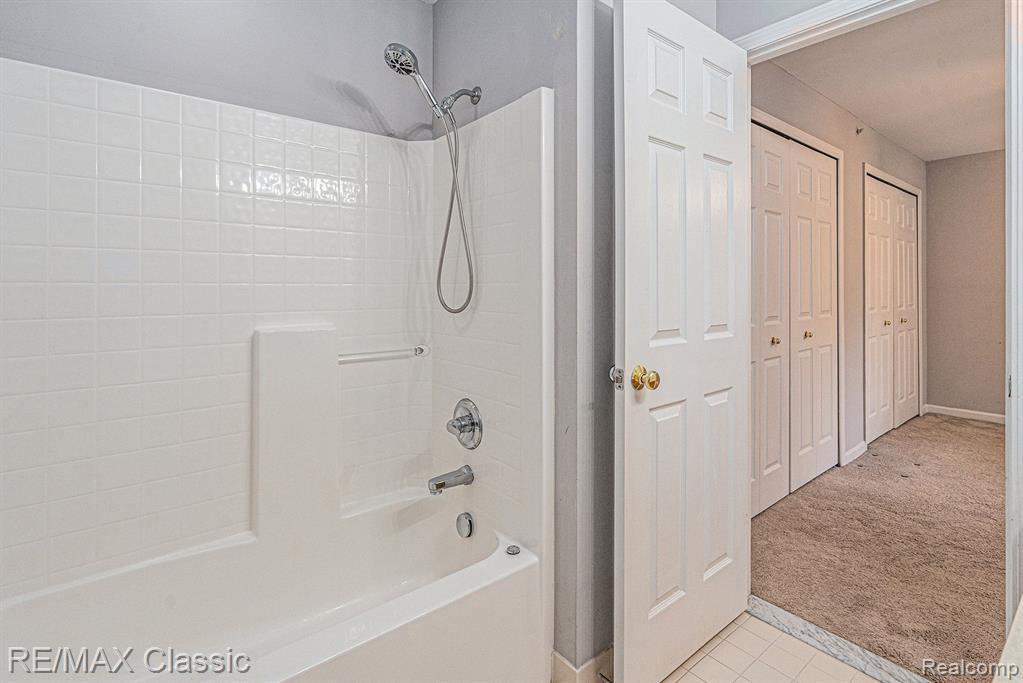 19107 ADDINGTON Drive, Commerce Twp, MI 48390 — Photo 20