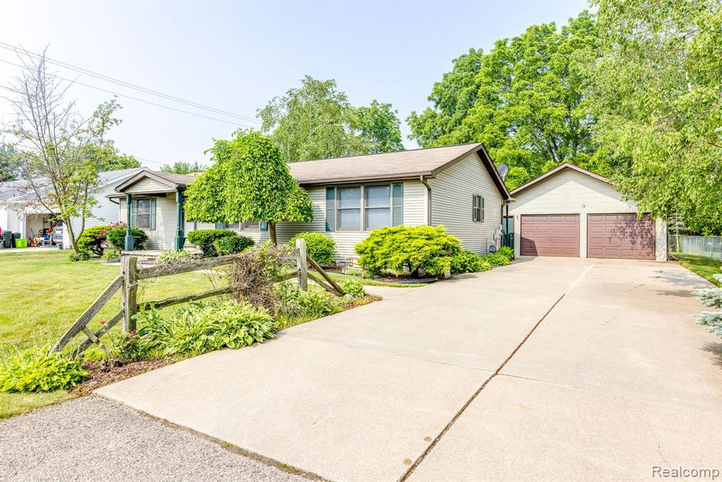 5522 BARMILVIAN Parkway, Lexington, MI 48450 — front exterior