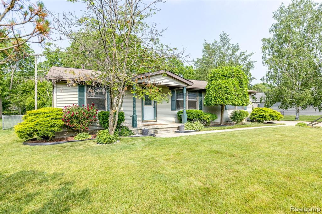 5522 BARMILVIAN Parkway, Lexington, MI 48450 — Photo 2