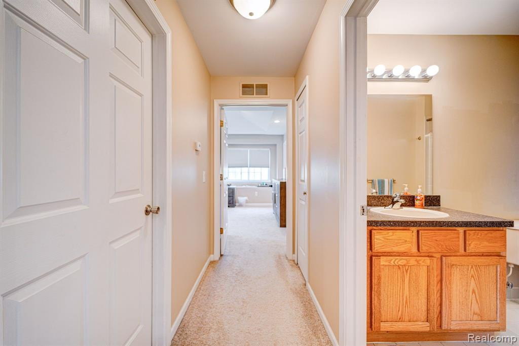 5753 ACORN Lane, Sterling Heights, MI 48314 — Photo 15
