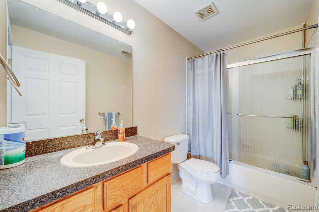 5753 ACORN Lane, Sterling Heights, MI 48314 — Photo 16