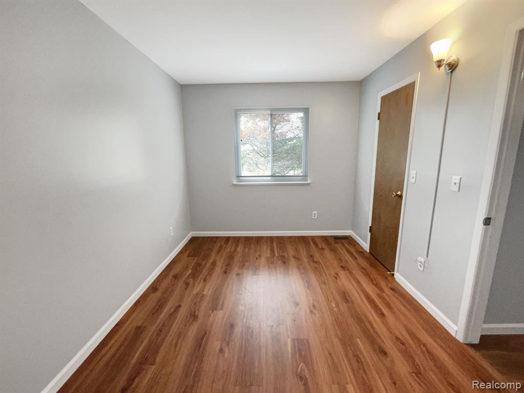 326 HAMPTON, South Lyon, MI 48178 — Photo 12