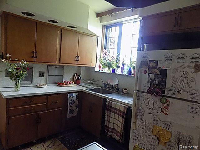 591 W HILDALE Avenue, Highland Park, MI 48203 — Photo 5