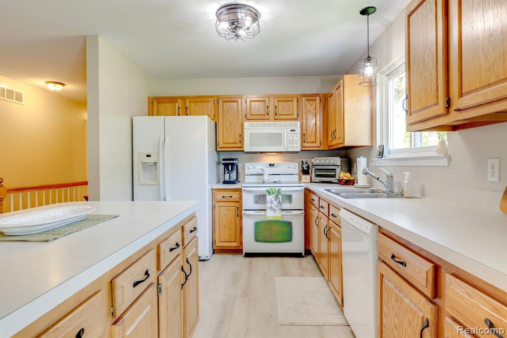 11462 VINSON Lane, Emmett, MI 48022 — Photo 22