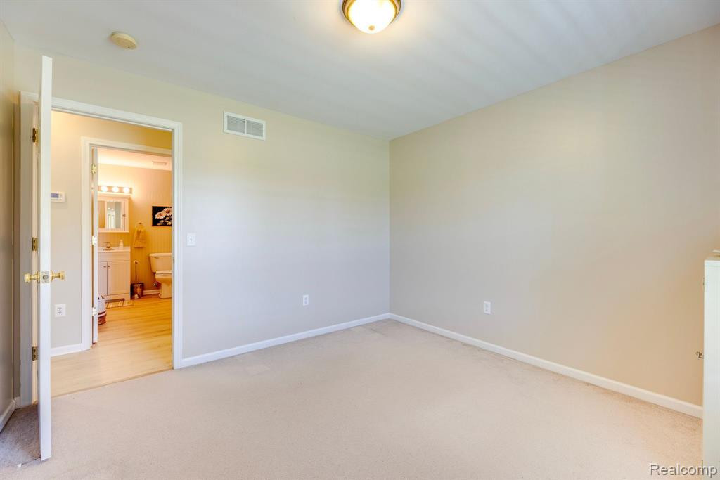 11462 VINSON Lane, Emmett, MI 48022 — Photo 32