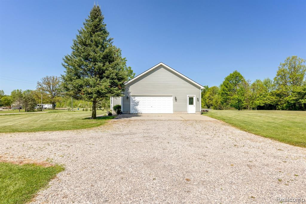 11462 VINSON Lane, Emmett, MI 48022 — Photo 55