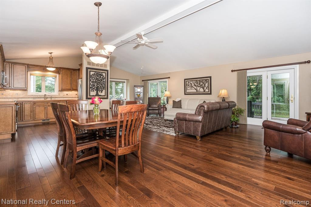 605 LAKES EDGE Drive, Oxford, MI 48371 — Photo 9