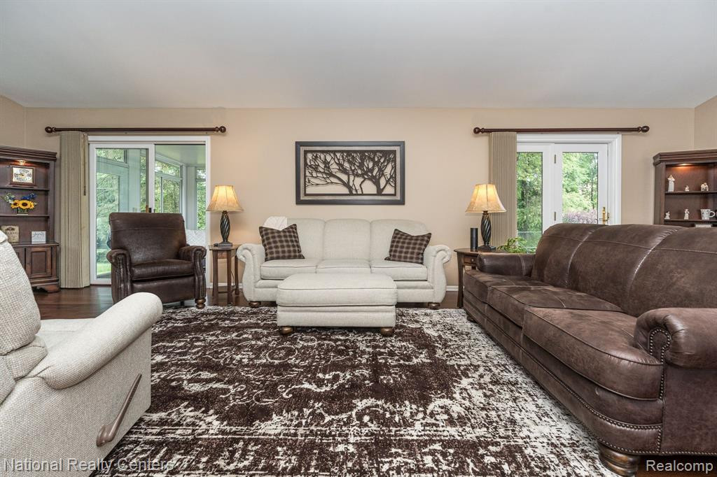 605 LAKES EDGE Drive, Oxford, MI 48371 — Photo 10