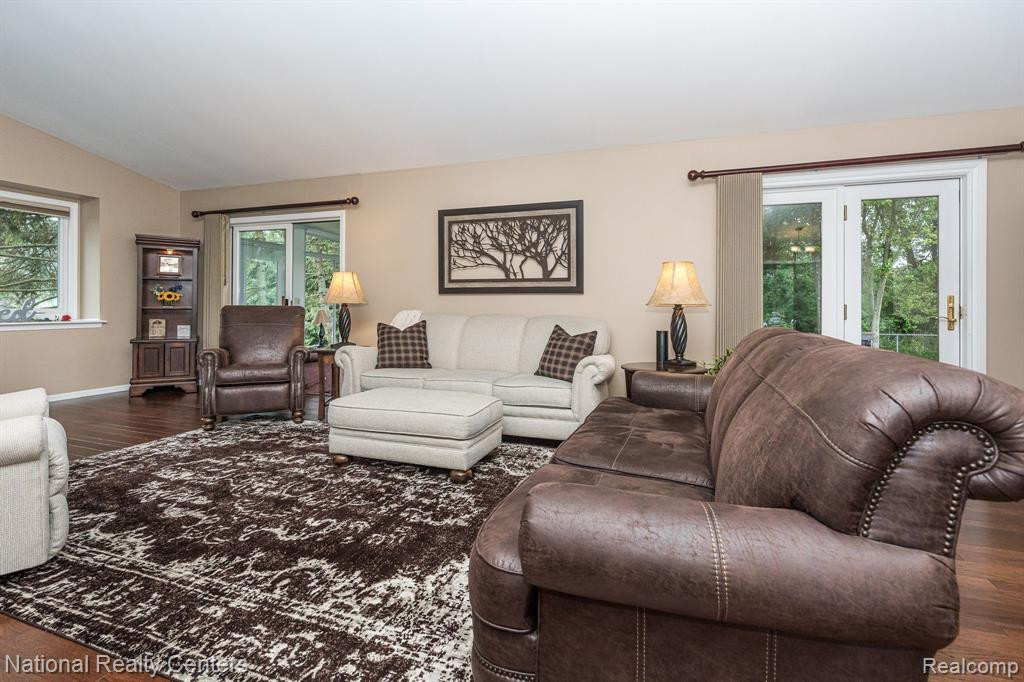 605 LAKES EDGE Drive, Oxford, MI 48371 — Photo 11