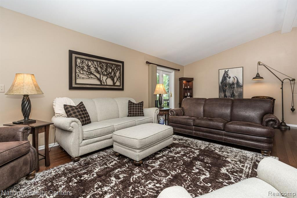 605 LAKES EDGE Drive, Oxford, MI 48371 — Photo 13