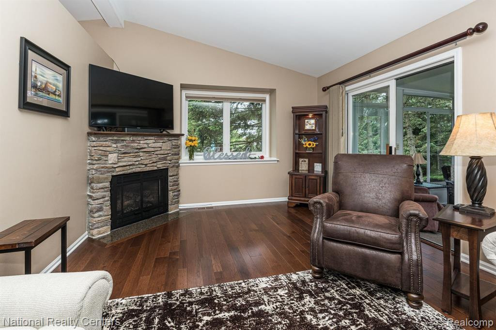 605 LAKES EDGE Drive, Oxford, MI 48371 — Photo 14