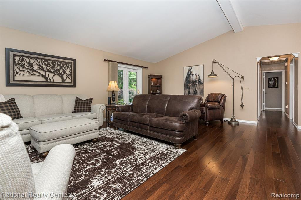 605 LAKES EDGE Drive, Oxford, MI 48371 — Photo 15
