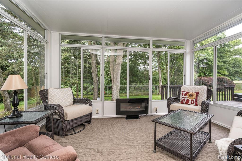605 LAKES EDGE Drive, Oxford, MI 48371 — Photo 16