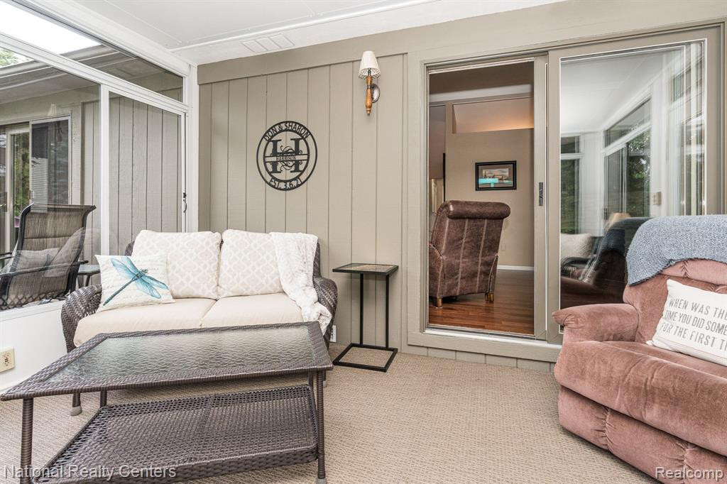 605 LAKES EDGE Drive, Oxford, MI 48371 — Photo 17