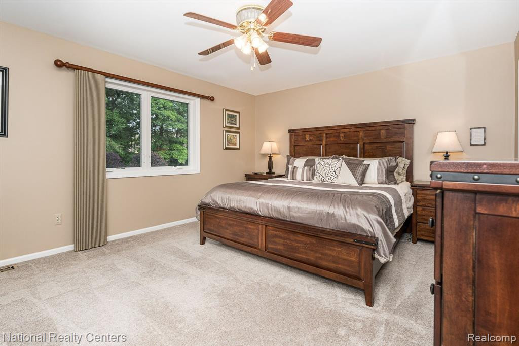 605 LAKES EDGE Drive, Oxford, MI 48371 — Photo 19
