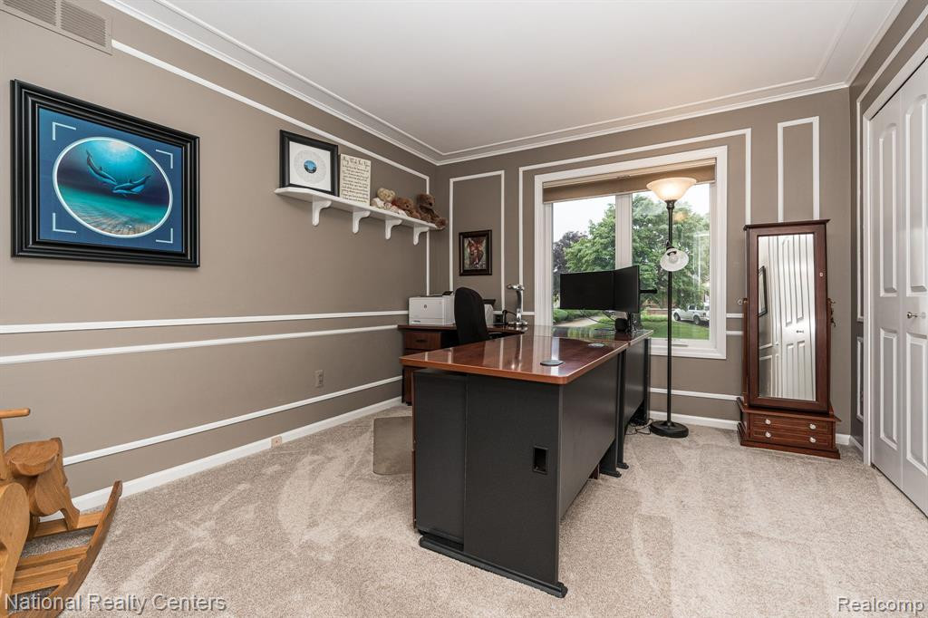 605 LAKES EDGE Drive, Oxford, MI 48371 — Photo 25