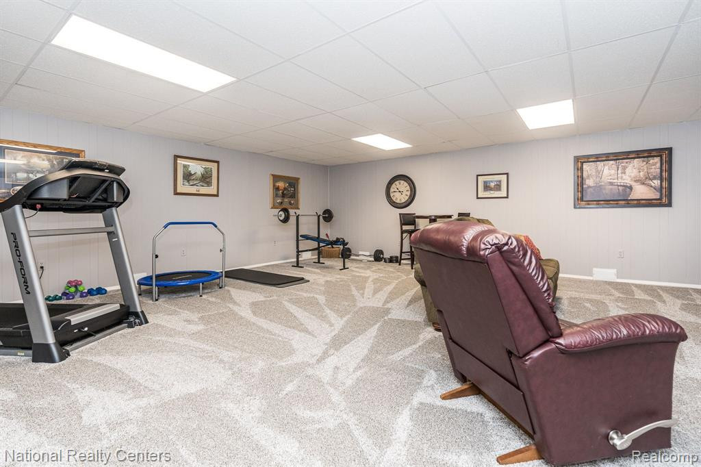 605 LAKES EDGE Drive, Oxford, MI 48371 — Photo 29