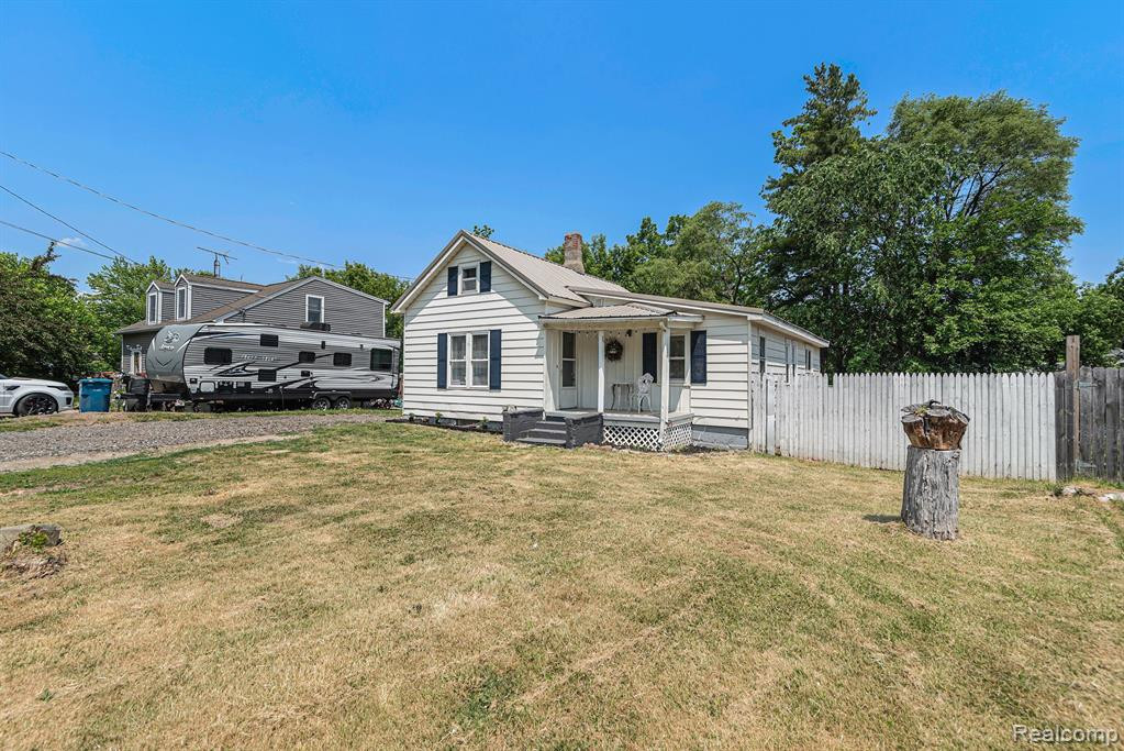 115 EMMETT, Byron, MI 48418 — Photo 12