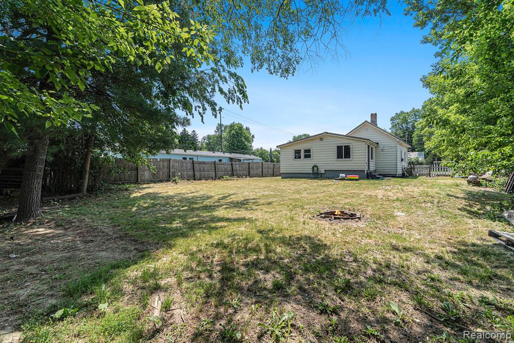 115 EMMETT, Byron, MI 48418 — Photo 14