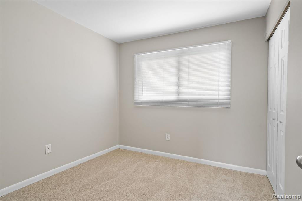 6368 HERMANA Road, West Bloomfield, MI 48324 — Photo 20