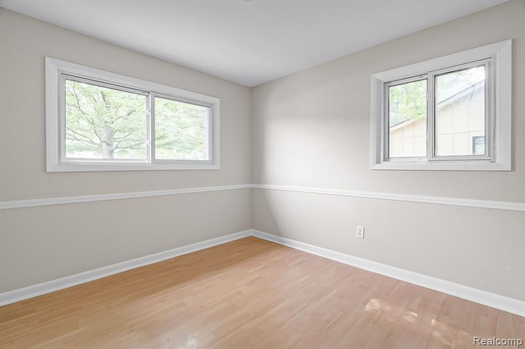 6368 HERMANA Road, West Bloomfield, MI 48324 — Photo 22